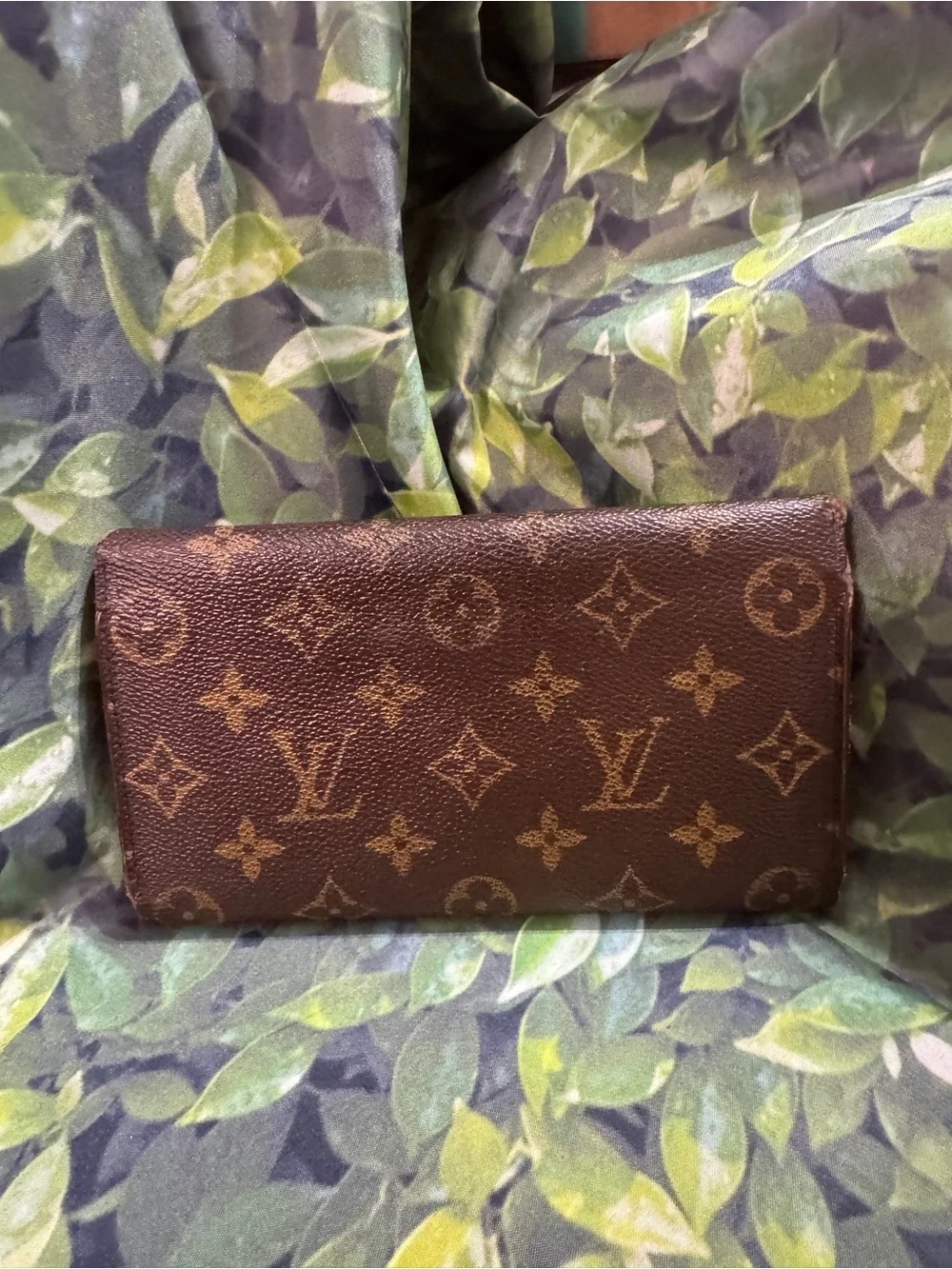 Louis Vuitton Monogram Sarah Wallet
